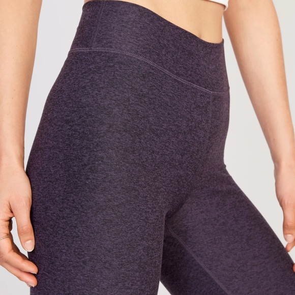 NWT OLD NAVY Extra High-Waisted Cloud+ 7/8 Leggings Color: Nebula SIZE MEDUIM - Picture 4 of 7